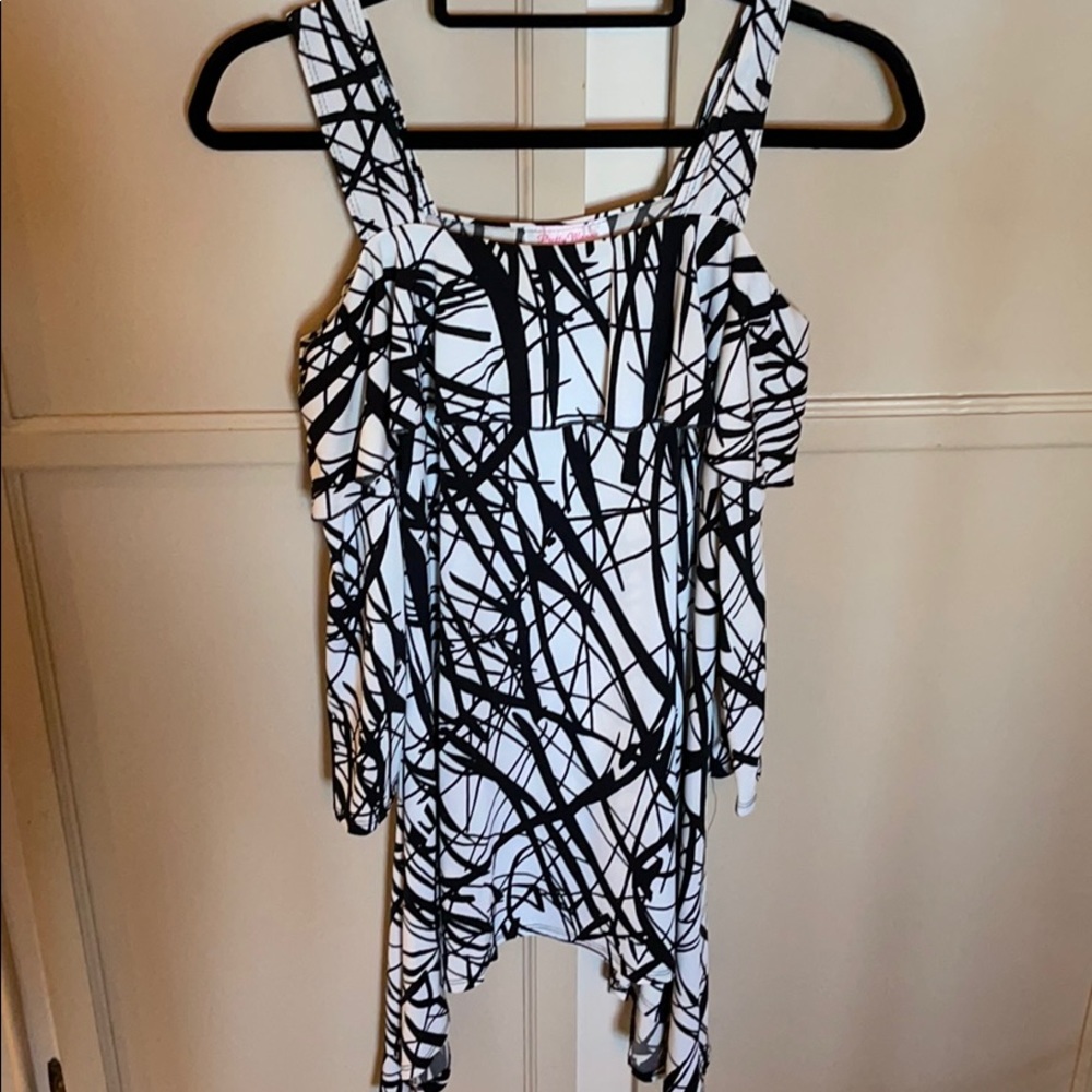 Beautiful cold shoulder blouse!